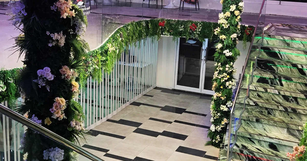 บรรยากาศภายในเรือดินเนอร์ Sawasdee Chaophraya